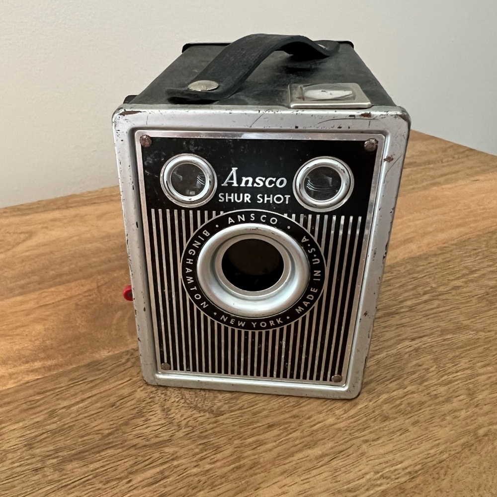 Vintage 📷  classic Ansco Shur-Shot box camera! Used.